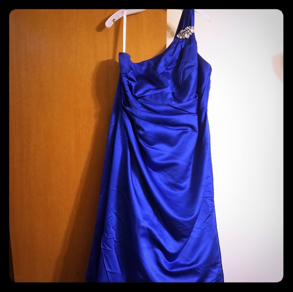 Bridal dress can be used for prom or any event